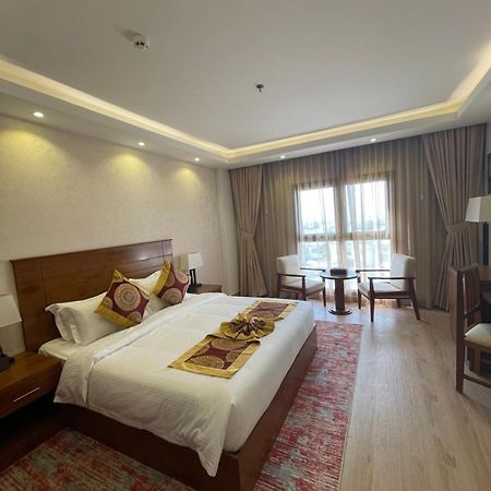 Alsahwa Hotel Seeb Exterior photo